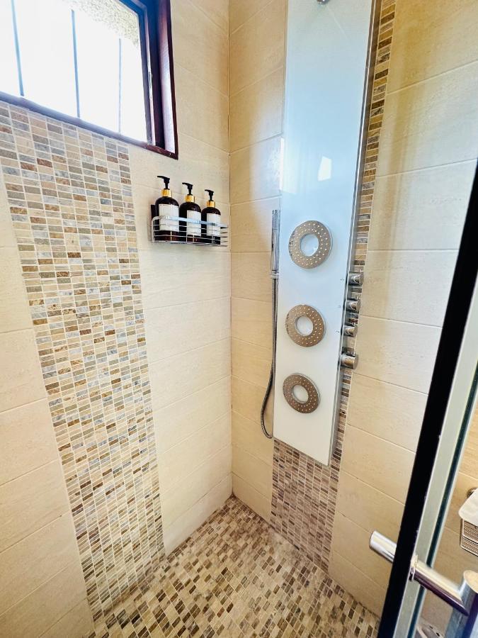 בזונס Jabeen'S House Bedroom 1 מראה חיצוני תמונה